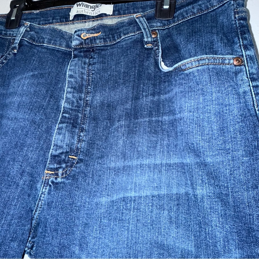 Wrangler Authentics Regular Fit Straight Leg Blue Jeans Men's 38-32 - Picture 2 of 12
